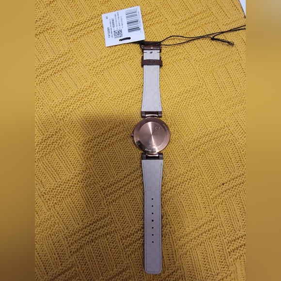 NWT Gucci Interlocking G Brown Dial Brown Leather Strap Women's Watch - Picture 6 of 8